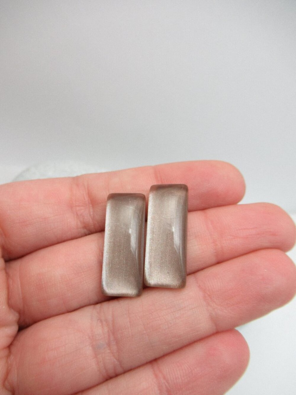 Cabochon rectangle post earrings - Picture 1 of 6